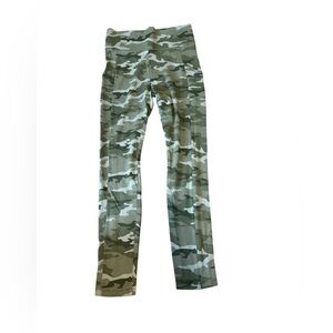 🩷2 for $25 see notes 🩷 Lou & Grey (Loft) Athletic Ponte Camo Leggings w/Pockets